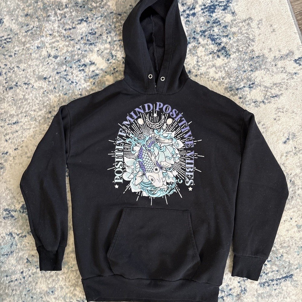 Justify Hoodie Sweatshirt Men's Size Small No Drawstring Large Logo